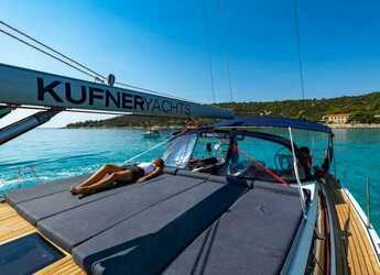 Alquilar velero en Marina Benitses - D&D Kufner 54