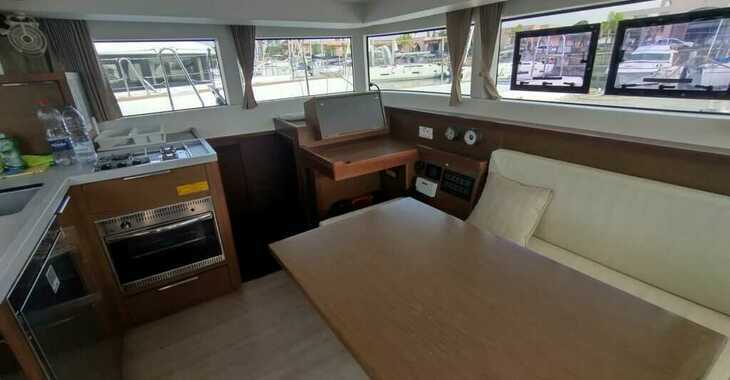 Rent a catamaran in Port Tino Rossi - Lagoon 40 - 4 + 2 cab