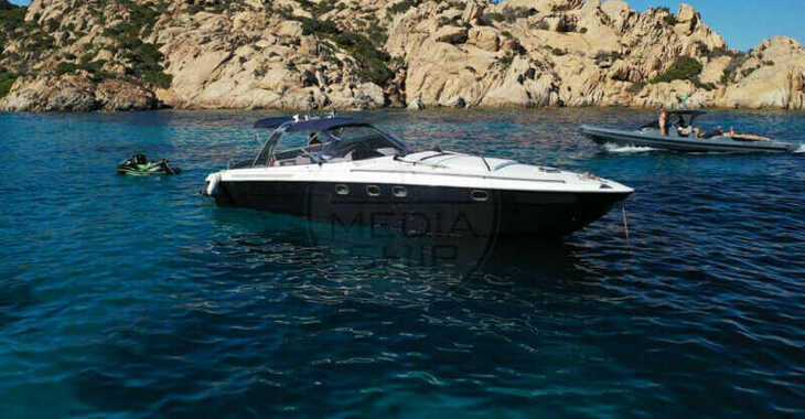 Rent a motorboat in Palau - Bay 43