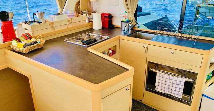 Rent a catamaran in Club Naútico de Sant Antoni de Pormany - Lagoon 42