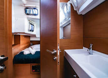 Rent a sailboat in Paros Marina - Sun Odyssey 519