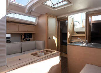 Rent a sailboat in Alimos Marina - Dufour 37