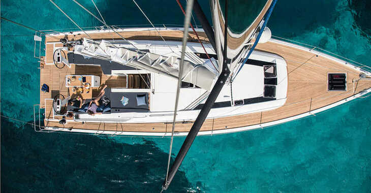 Rent a sailboat in Alimos Marina - Oceanis 51.1
