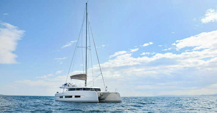 Rent a catamaran in Marina Tourlos - Dufour 48