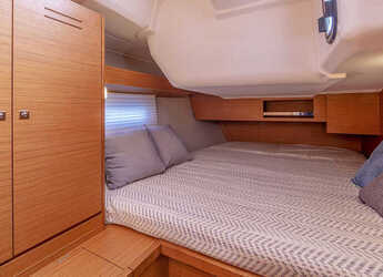 Rent a sailboat in Alimos Marina - Dufour 430 Grand Large