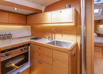 Rent a sailboat in Alimos Marina - Dufour 430 Grand Large