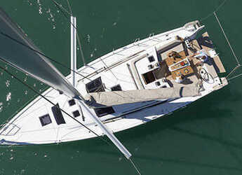 Rent a sailboat in Alimos Marina - Dufour 430 Grand Large