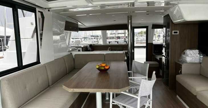 Rent a catamaran in Alimos Marina - Bali 4.2 Open Space