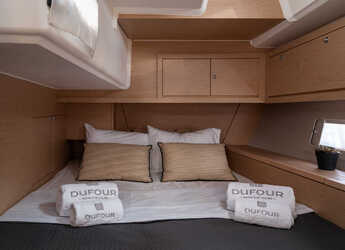 Rent a sailboat in Alimos Marina - Dufour 470