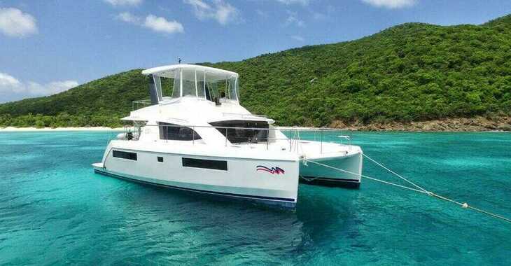Rent a power catamaran in Marina Gouvia - Leopard 434 PC