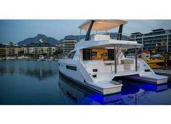 Rent a power catamaran  in Marina Gouvia - Leopard 434 PC