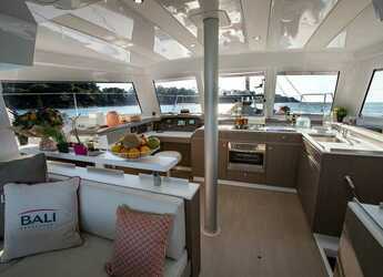 Alquilar catamarán en Marina d'Arechi - Bali Catspace