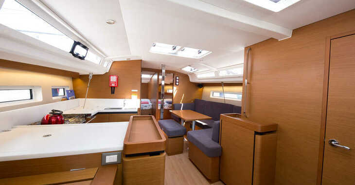 Rent a sailboat in Yes marina - Sun Odyssey 440