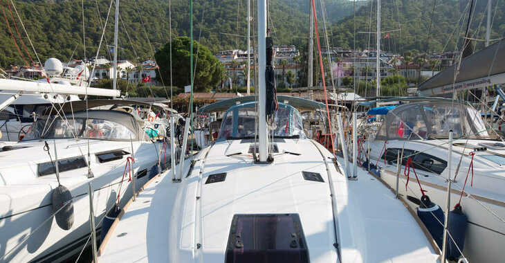 Rent a sailboat in Yes marina - Sun Odyssey 439