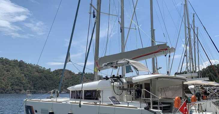 Rent a catamaran in Yes marina - Lagoon 400 S2