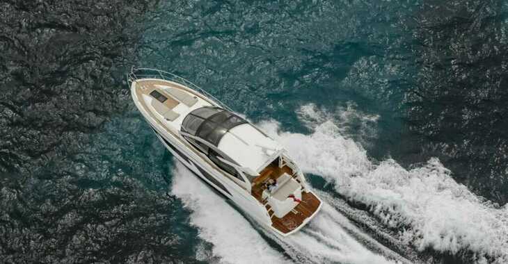 Chartern Sie yacht in Marina Lav - Sunseeker Predator 50