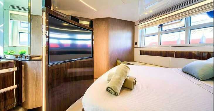 Chartern Sie yacht in Marina Lav - Azimut S7