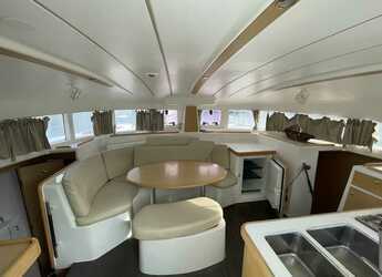 Rent a catamaran in Porto Capo d'Orlando Marina - Lagoon 380 S2