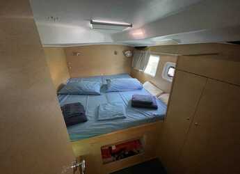 Rent a catamaran in Porto Capo d'Orlando Marina - Lagoon 380 S2