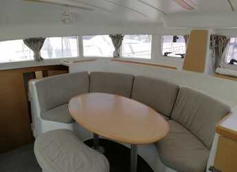 Rent a catamaran in Porto Capo d'Orlando Marina - Lagoon 380 S2