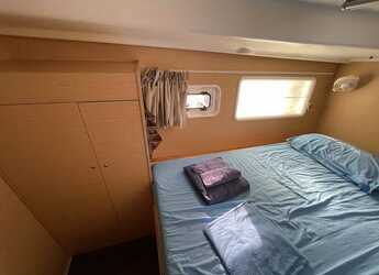 Rent a catamaran in Porto Capo d'Orlando Marina - Lagoon 380 S2