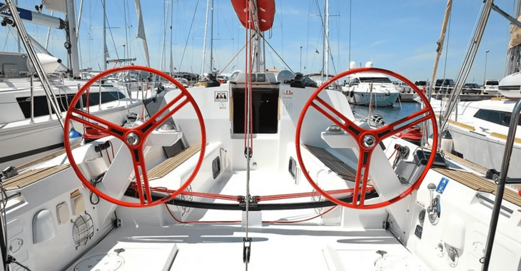 Rent a sailboat in Punat - Elan 350 Performance - 3 cab.