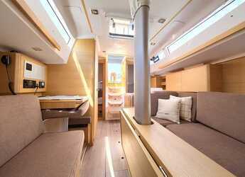 Alquilar velero en Punat - Elan E4