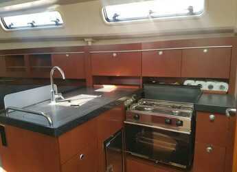 Rent a sailboat in Punat - Hanse 345