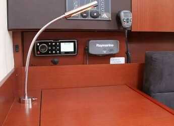 Rent a sailboat in Punat - Hanse 345