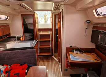 Rent a sailboat in Punat - Hanse 345