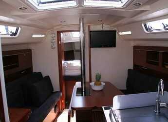 Rent a sailboat in Punat - Hanse 345