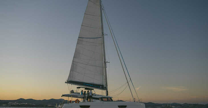 Rent a catamaran in D-Marin Lefkas Marina - Fountaine Pajot 47 SAONA LUX (GEN,AC,WATERMAKER)