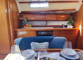 Chartern Sie segelboot in Vinišće - Bavaria 38