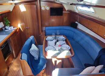 Chartern Sie segelboot in Vinišće - Bavaria 38