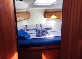 Chartern Sie segelboot in Vinišće - Bavaria 38