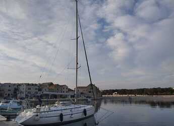 Chartern Sie segelboot in Vinišće - Bavaria 38
