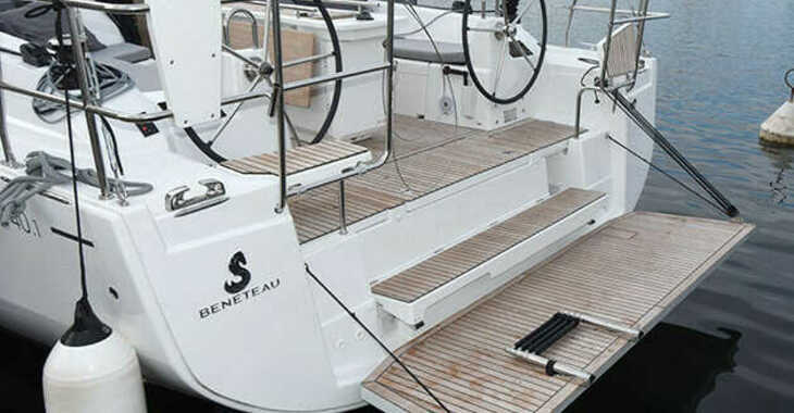Rent a sailboat in Blue Lagoon - Oceanis 40.1 - Beneteau - First Line