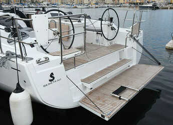 Rent a sailboat in Marina Le Marin - Oceanis 40.1 - Beneteau - First Line