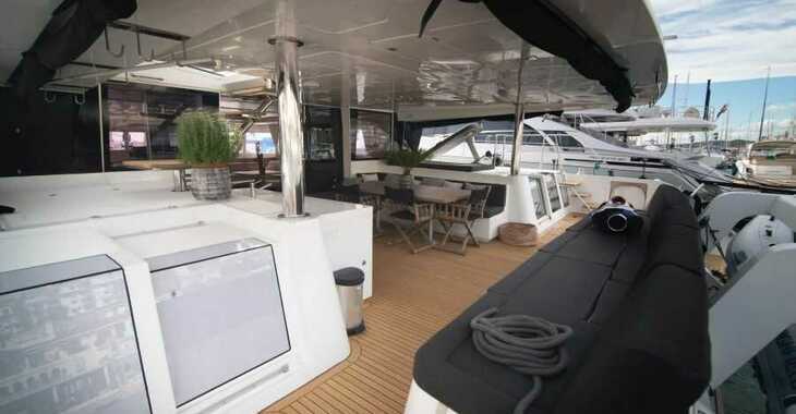 Rent a catamaran in Club Naútico de Sant Antoni de Pormany - Lagoon 620