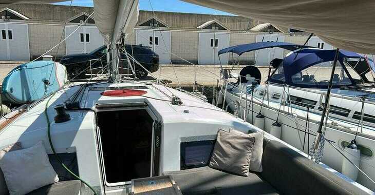 Rent a sailboat in Port Balís - Sun Odyssey 440