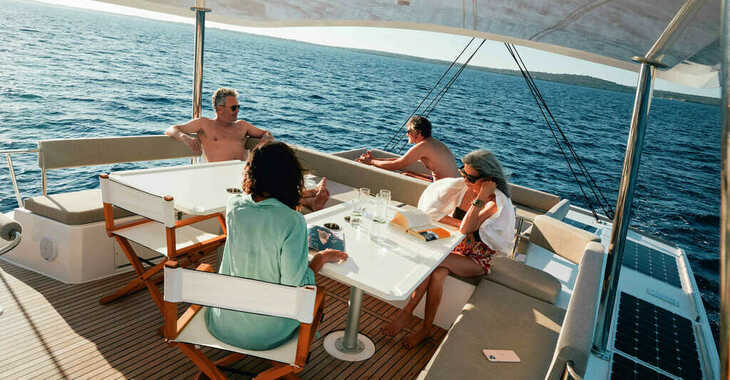 Rent a catamaran in Blue Lagoon - Bali 5.4.