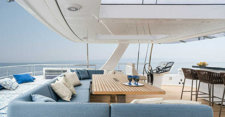 Alquilar catamarán en Blue Lagoon - Sunreef 80