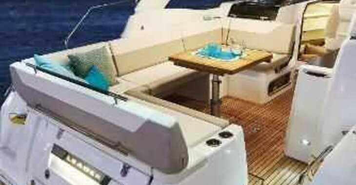 Rent a yacht in La savina - Leader 33
