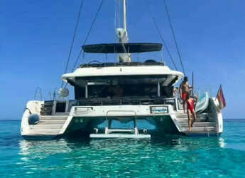 Rent a catamaran in Playa Talamanca - Lagoon 620