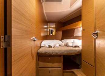 Rent a sailboat in Lefkas Marina - Dufour 460