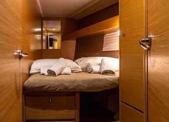 Rent a sailboat in Lefkas Marina - Dufour 460