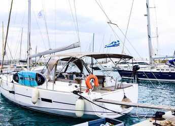 Rent a sailboat in Lefkas Marina - Dufour 460
