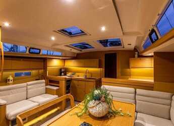 Rent a sailboat in Lefkas Marina - Dufour 460