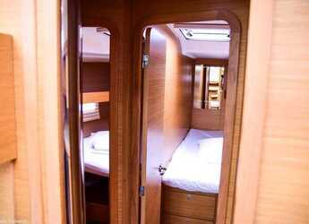 Rent a sailboat in Lefkas Marina - Dufour 460