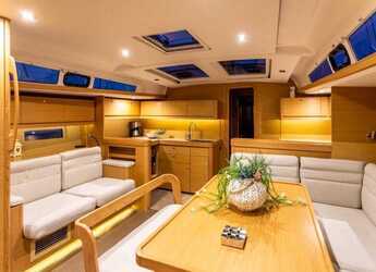 Rent a sailboat in Lefkas Marina - Dufour 460